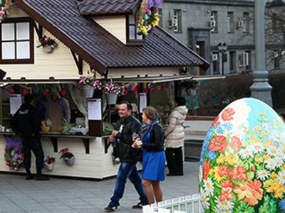 Пасхальное яйцо на Арбате. Фото: moskva.bezformata.ru