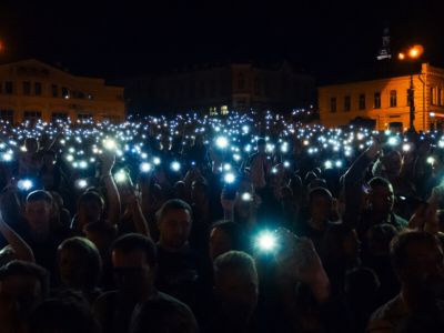 Акция с фонариками. Фото: Открытые Медиа