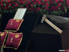 Кувалда на похоронах военкора Татарского (Фомина). Фото: msk1.ru