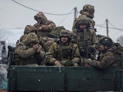 Украинские военные. Фото: Thomas Peter / Reuters